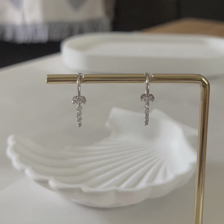 221-littlegirl gifts- Small square diamond chain earring s925