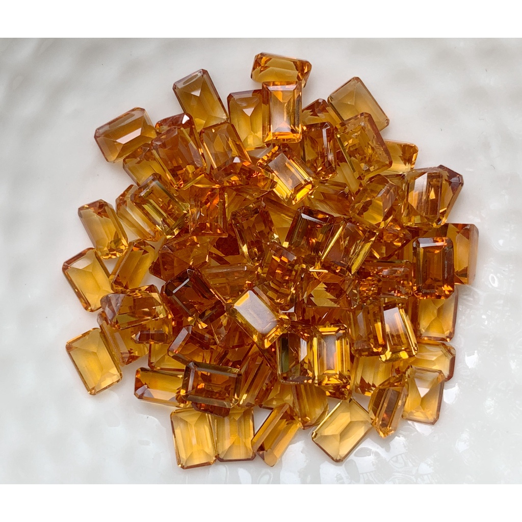 6x4mm. ซิทรินสี่เหลี่ยมเข้ม กะรัตละ 80 บาท