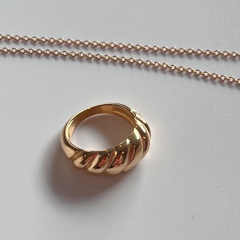 A.piece  แหวนแสตนเลส [stainless steel] pretzel ring