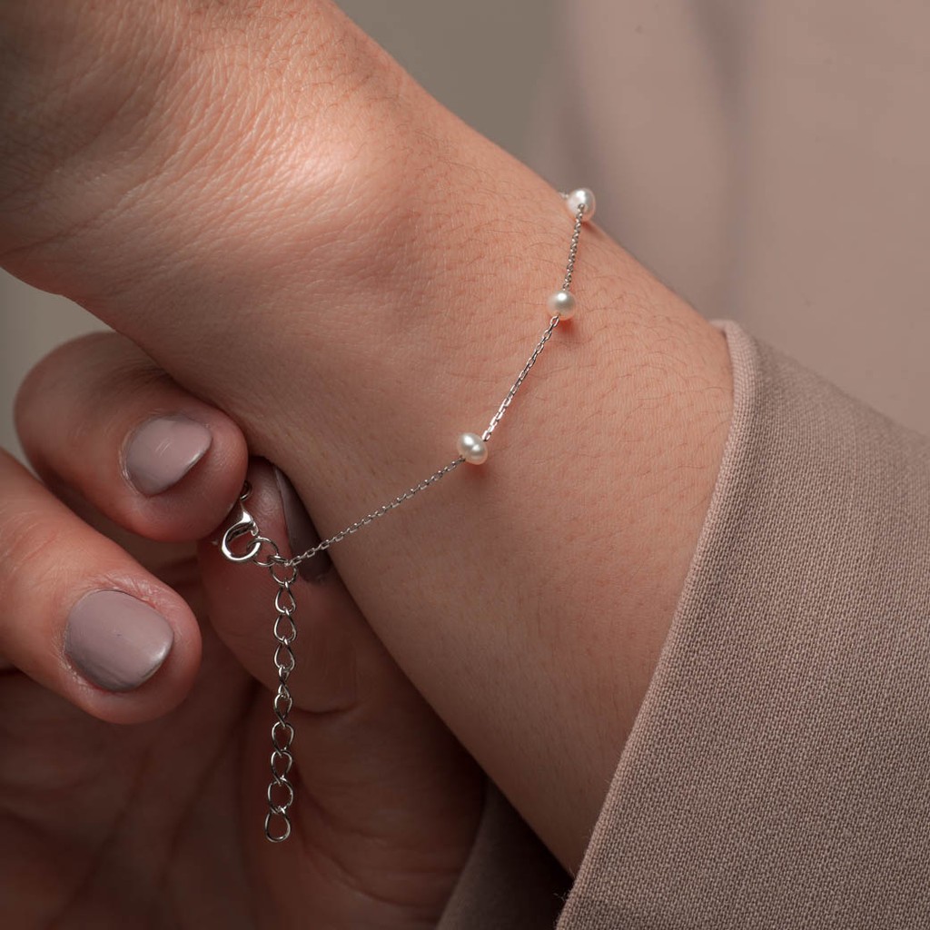 AURORA  สร้อยข้อมือมุกแท้ Baby Pearl ตัวเรือนเงินแท้ 92.5%