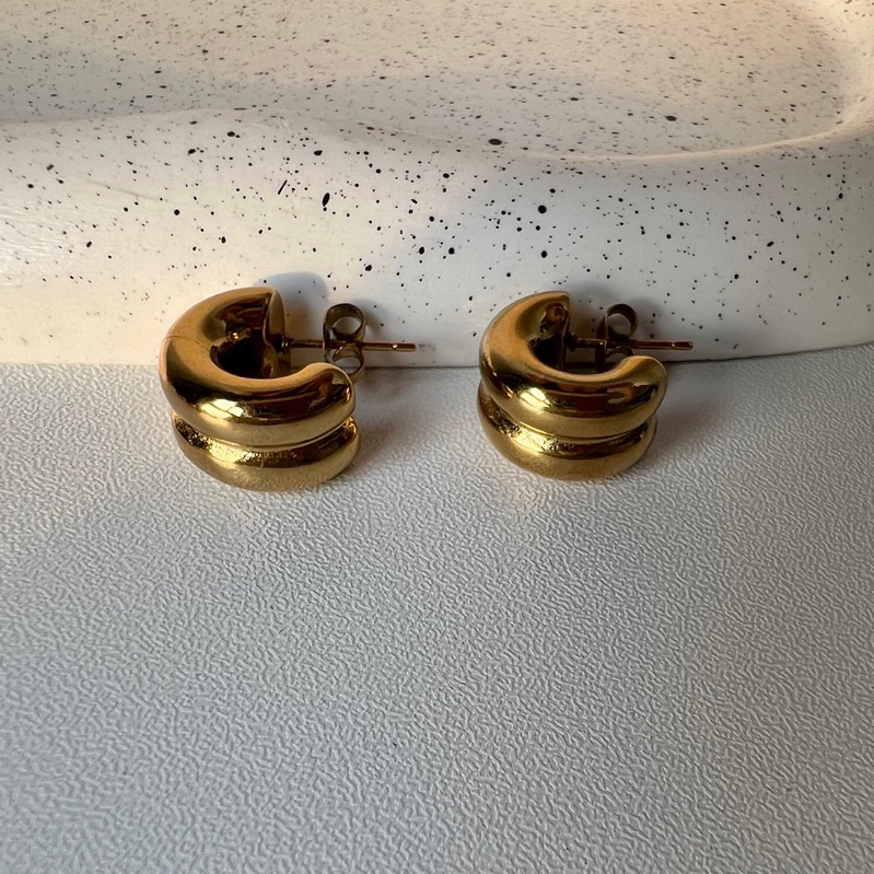 Adore- Mini double curve earring