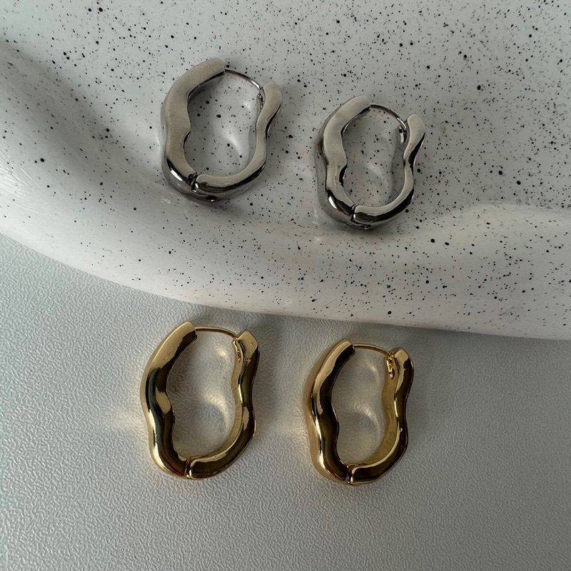 Adore- Minimal earring