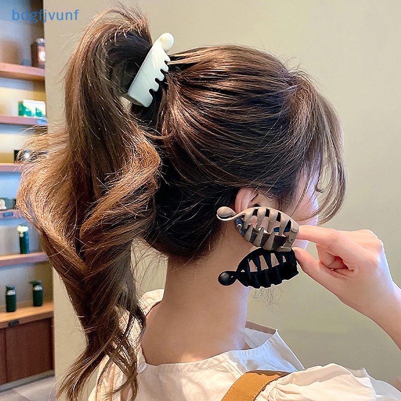 Bdgf กิ๊บติดผมหางม้า รูปกล้วย สีพื้น แฟชั่นสําหรับผู้หญิง