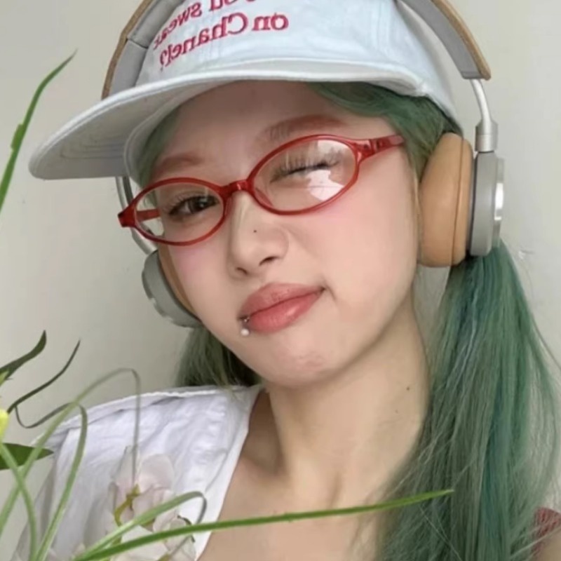 COD-ในไทย แฟชั่นกรอบแว่นตา ขนาดเล็ก ทรงวงรี เลือกสีได้ y2kสไตล์เรโทร สําหรับผู้หญิง 2024ใหม่-Kri