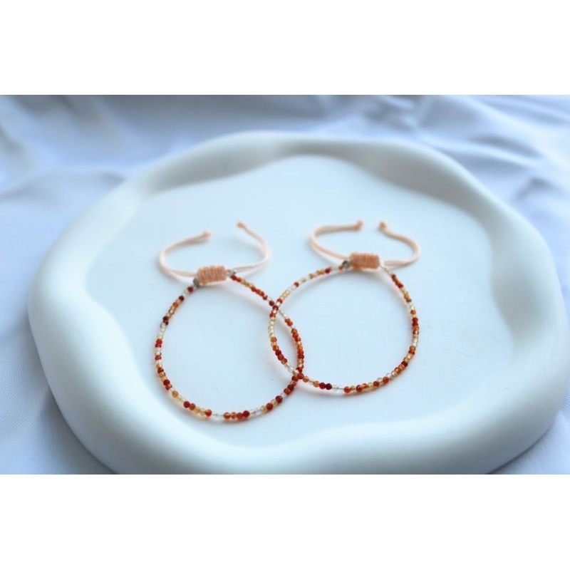 Carnelian - คาร์เนเลี่ยน หินเจียร 2-2.5 มิล สร้อยข้อมือ กำไล หินมงคล หินนำโชค หินปัดเป่าสิ่งชั่วร้าย