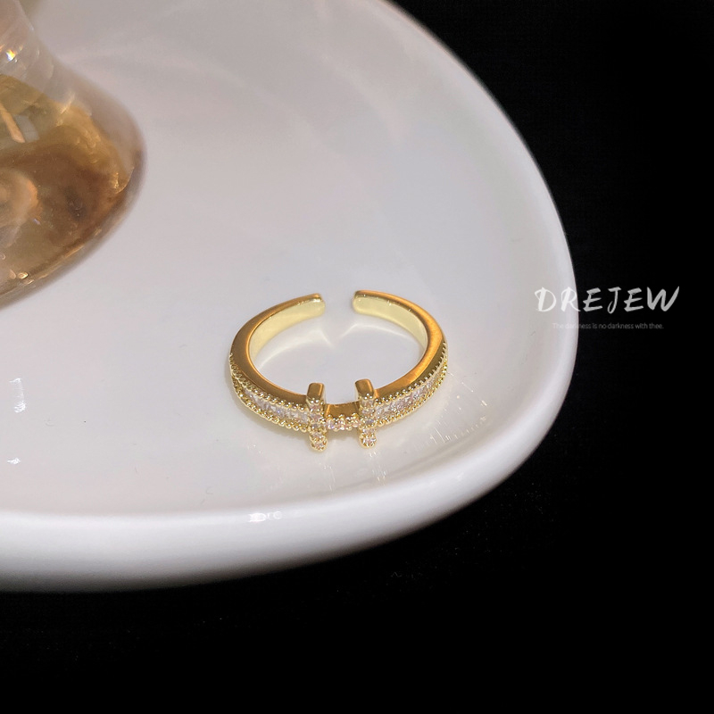 DREJEW แหวนแฟชั่น ชุบไฟฟ้า ประดับเพทาย รูปตัวอักษร สีทอง หรูหรา เครื่องประดับ