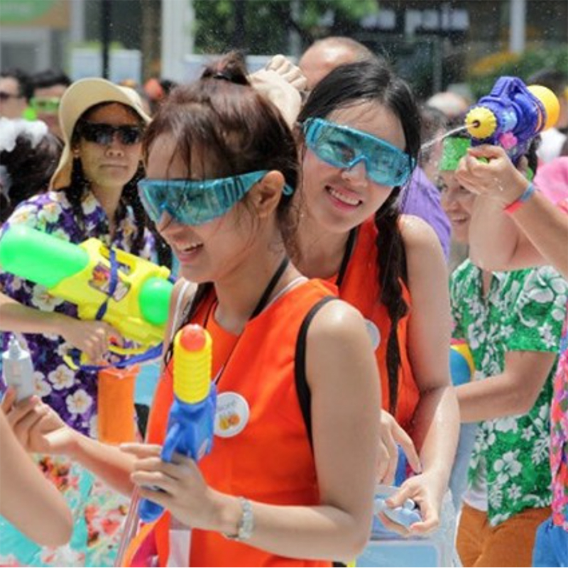 Dreamer  ปลีก/ส่ง แว่นกันน้ำ กันฝุ่น กันลม แว่นสงกรานต์ สีสดใส ปีใหม่