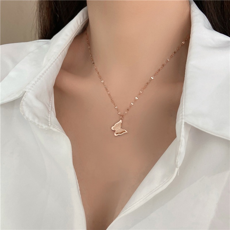 Ht Influencer สร้อยคอโซ่ สเตนเลส ไทเทเนียม จี้ผีเสื้อ เรียบง่าย ไม่จางหาย สําหรับผู้หญิง