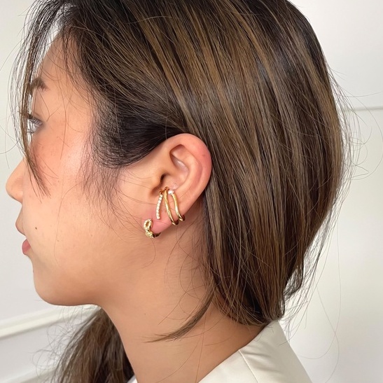 LAC.COLLECTION - Baby Mia Diamond Hoop Earrings ต่างหูห่วงเพชรจิ๋ว