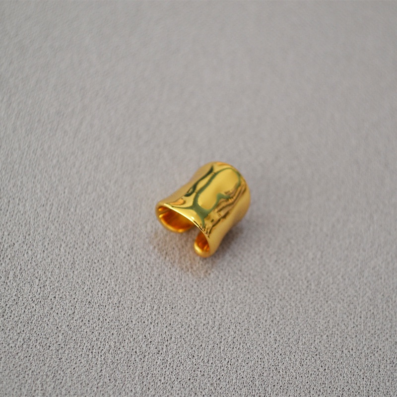 LAC.COLLECTION - Butter Ear Cuff มีสีเงินและสีทอง