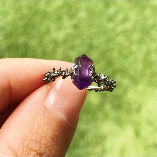 LUCY SUMMER Holy Crystal (Amethyst) แหวนคริสตัล พลอยแท้ ตัวเรือนสามารถปรับไซด์ได้