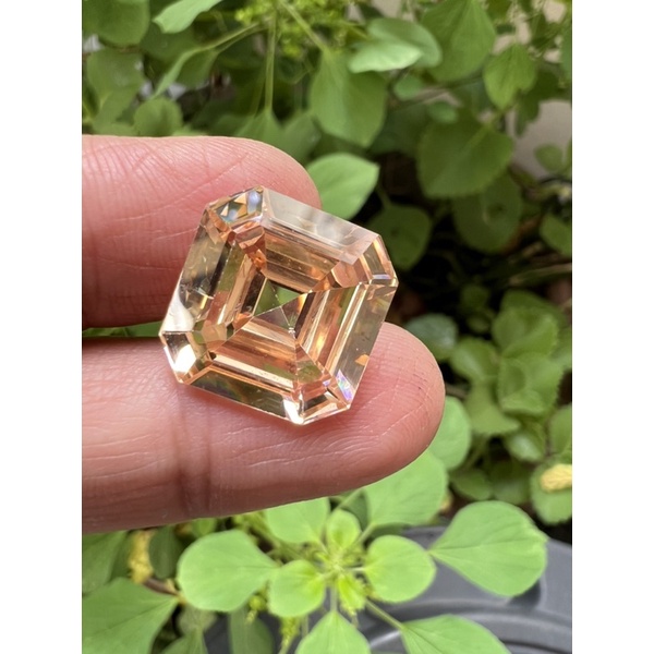 Lab made Champange Diamond 17x17mm  (พลอยสั่งเคราะเนื้อแข็ง) พลอย  CUBIC ZIRCONIA