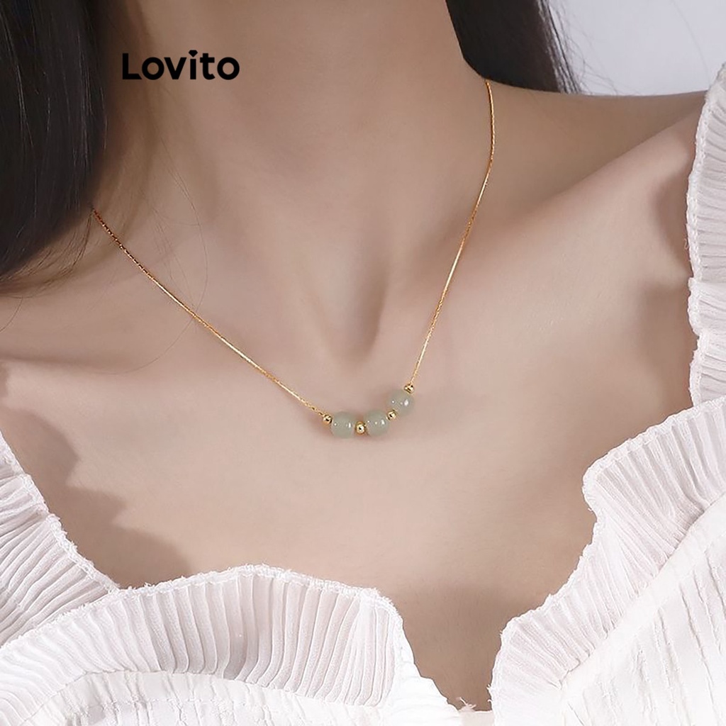 Lovito สร้อยคอ สีเขียว ประดับอัญมณี แบบเรียบ สง่างาม สําหรับผู้หญิง LFA13227