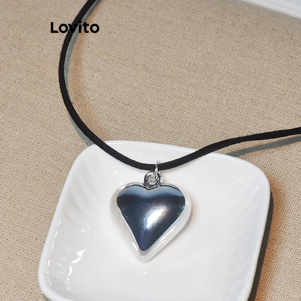 Lovito สร้อยคอสตรี ลำลอง ลายหัวใจ สีพื้น สำหรับสตรี LFA02121 (สีดำ)