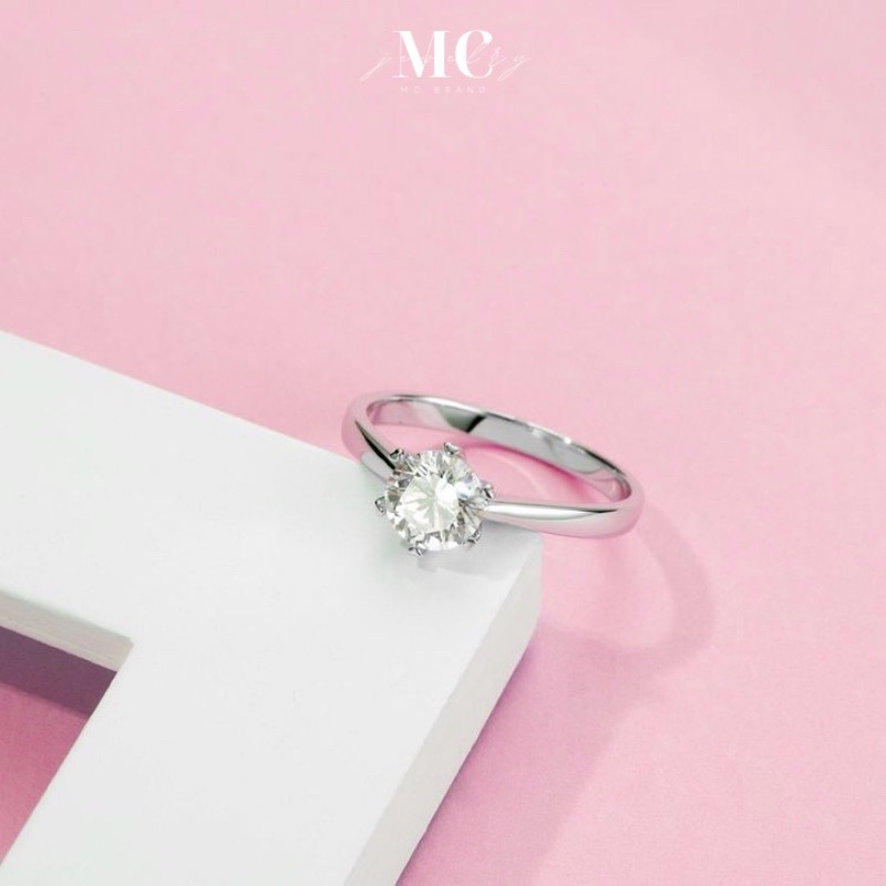 MCbrand.Jew  แหวนเงินเเท้92.5% รุ่นAriana เพชรCZพรีเมี่ยมขนาด6mm ไม่ลอกไม่แพ้ มีใบรับประกันสินค้า