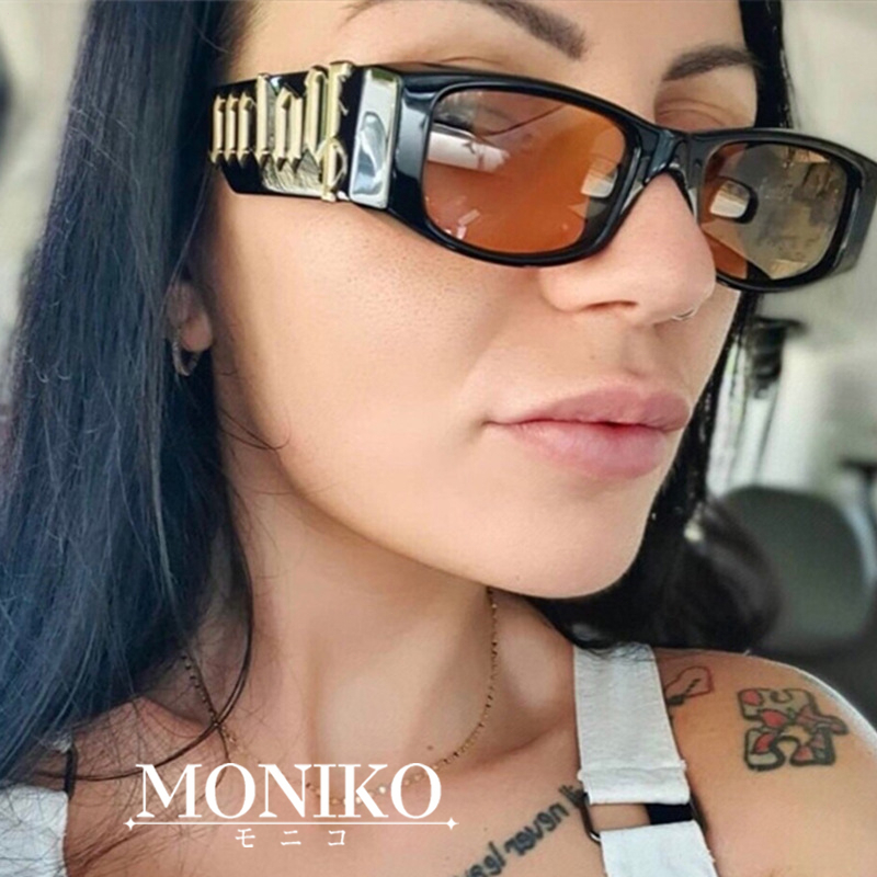 MONIKO แว่นตากันแดด กรอบสีดํา พิมพ์ลายตัวอักษร สไตล์ฮิปฮอป พังก์ แฟชั่นสตรีท ป้องกันUV400