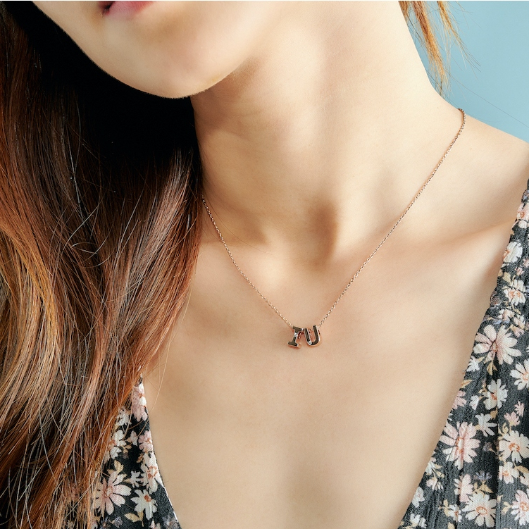 MSCHOO : จี้ A - Z พร้อมสร้อย ( Rose gold )