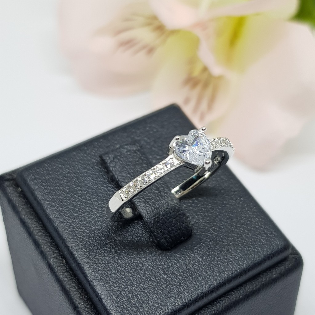 Memorine Jewelry แหวนเงินแท้ 925 ฝังเพชรสวิส (CZ) : ONLR424