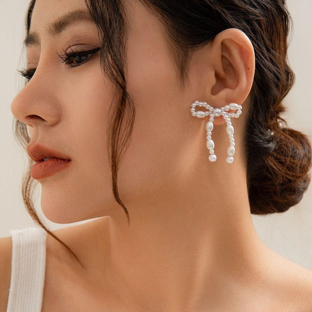 Mxfashione ต่างหูสตั๊ด ประดับโบว์ และไข่มุก เครื่องประดับ สไตล์เกาหลี เรียบง่าย สําหรับผู้หญิง