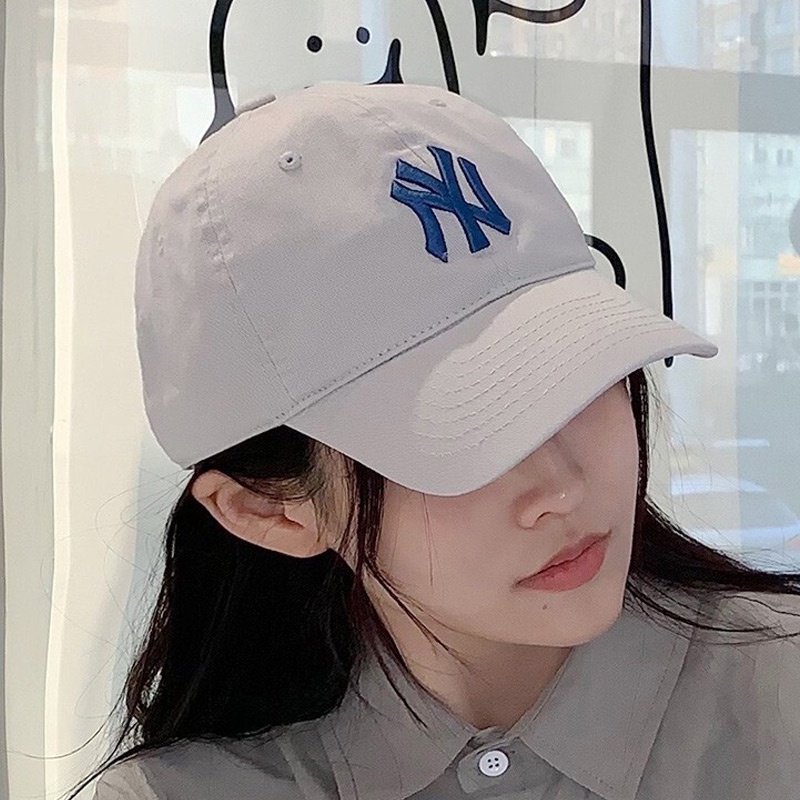 NY YANKEES ROOKIE BALL CAPป้ายใหญ่ ของแท้ LAหมวก จากช๊อปเกาหลี