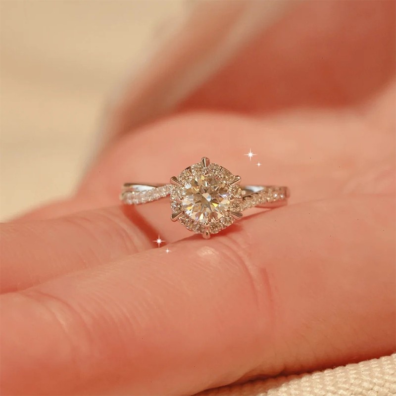 Real Moissanite แหวนเงินแท้ 925 0.5ct 1ct หกง่าม ทรงกลม สีขาว สําหรับหมั้น งานแต่งงาน งานเลี้ยง