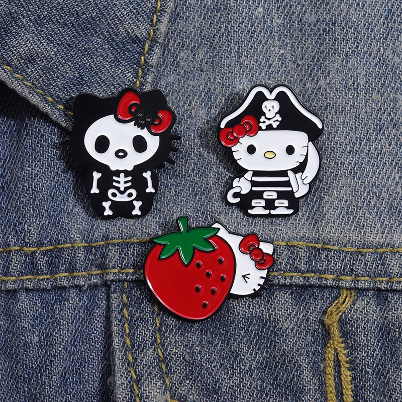 SANRIO เข็มกลัด รูปโครงกระดูก แมว ซานริโอ้ ตลก เครื่องประดับ สําหรับเพื่อน เด็ก