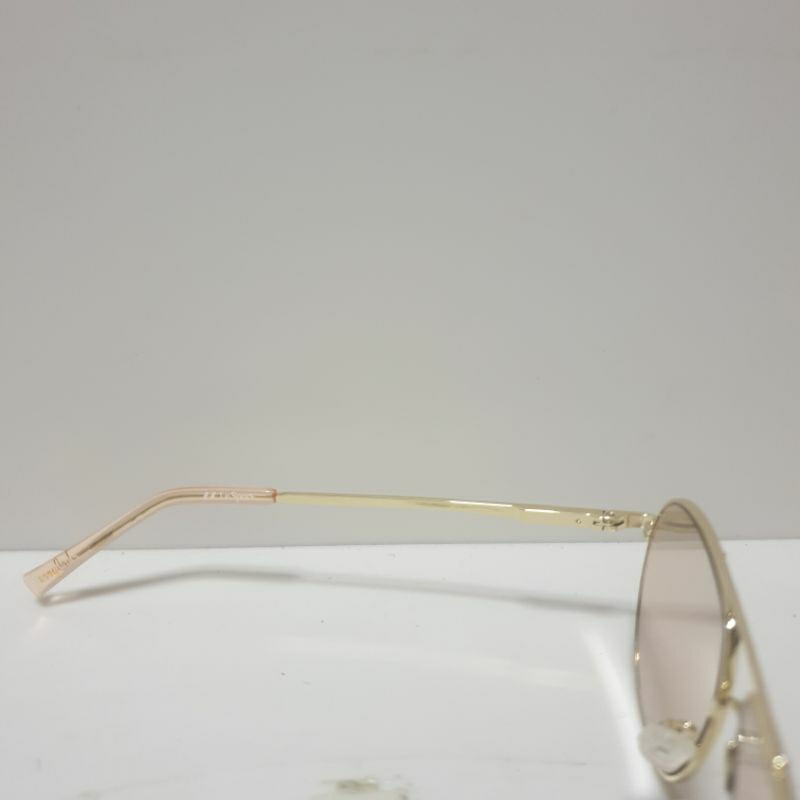 Sample Sale แว่นกันแดด Le Specs รุ่น Schmaltzy(รุ่นเดียวกับกุ๊บกิ๊บ)ราคาป้าย 4,500 ของแท้พร้อมส่ง