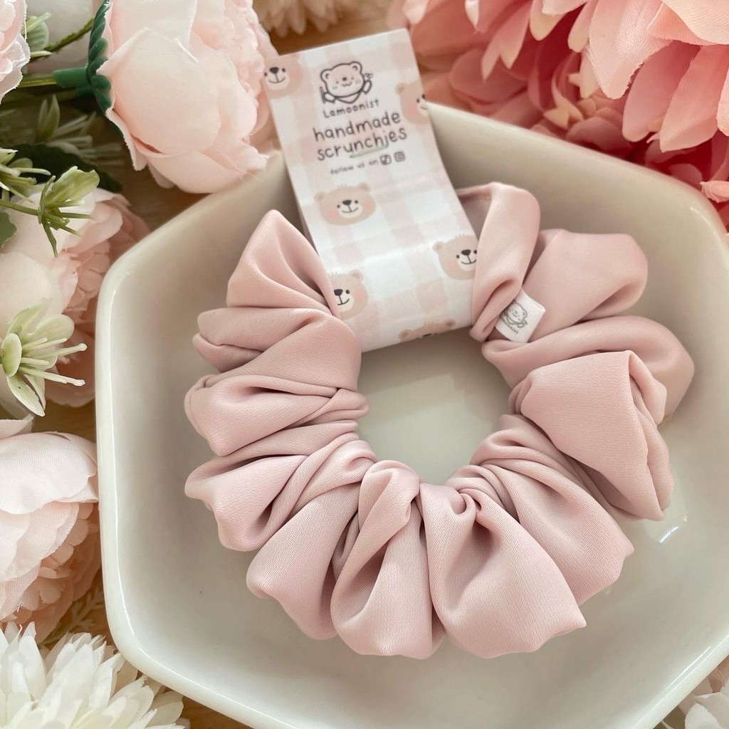 Scrunchie • Fluffy • Matte satin • Powder pink