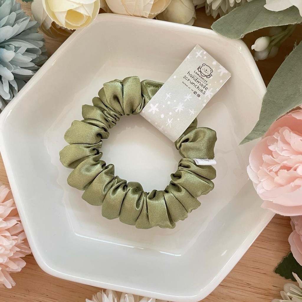 Scrunchie • Petite • Avocado green