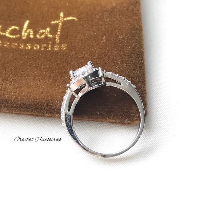 Siara S ring. (แหวนงานชุบทองคำขาว เพชร CZ)