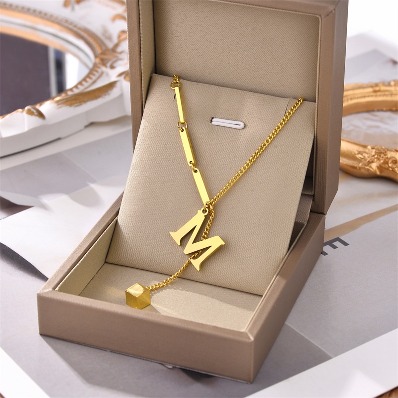 Tala สร้อยคอเหล็กไทเทเนียม ทอง 18K จี้ตัวอักษร M เครื่องประดับแฟชั่น