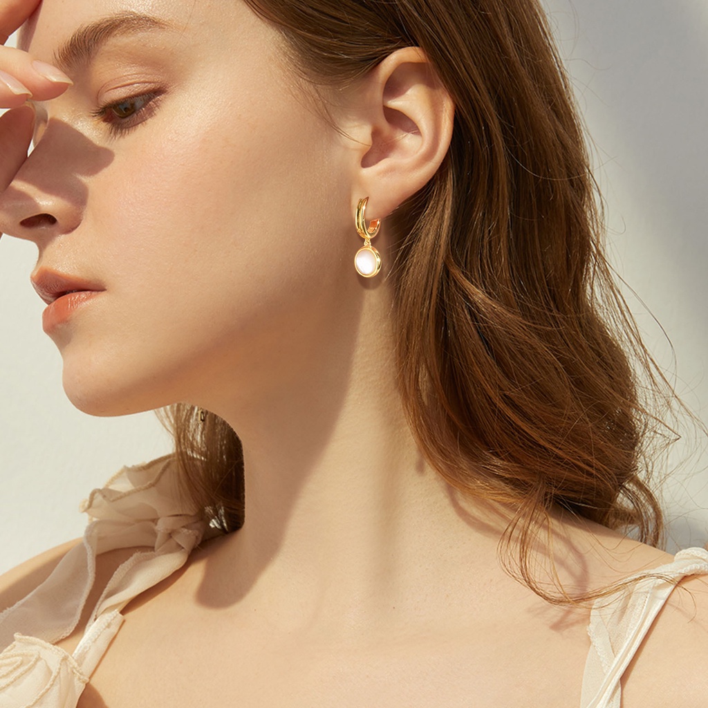 Vnox Gold Plated Shell Drop Earring for Women, Round Hypoallergenic Elegant Chic Small Hoop Earrings