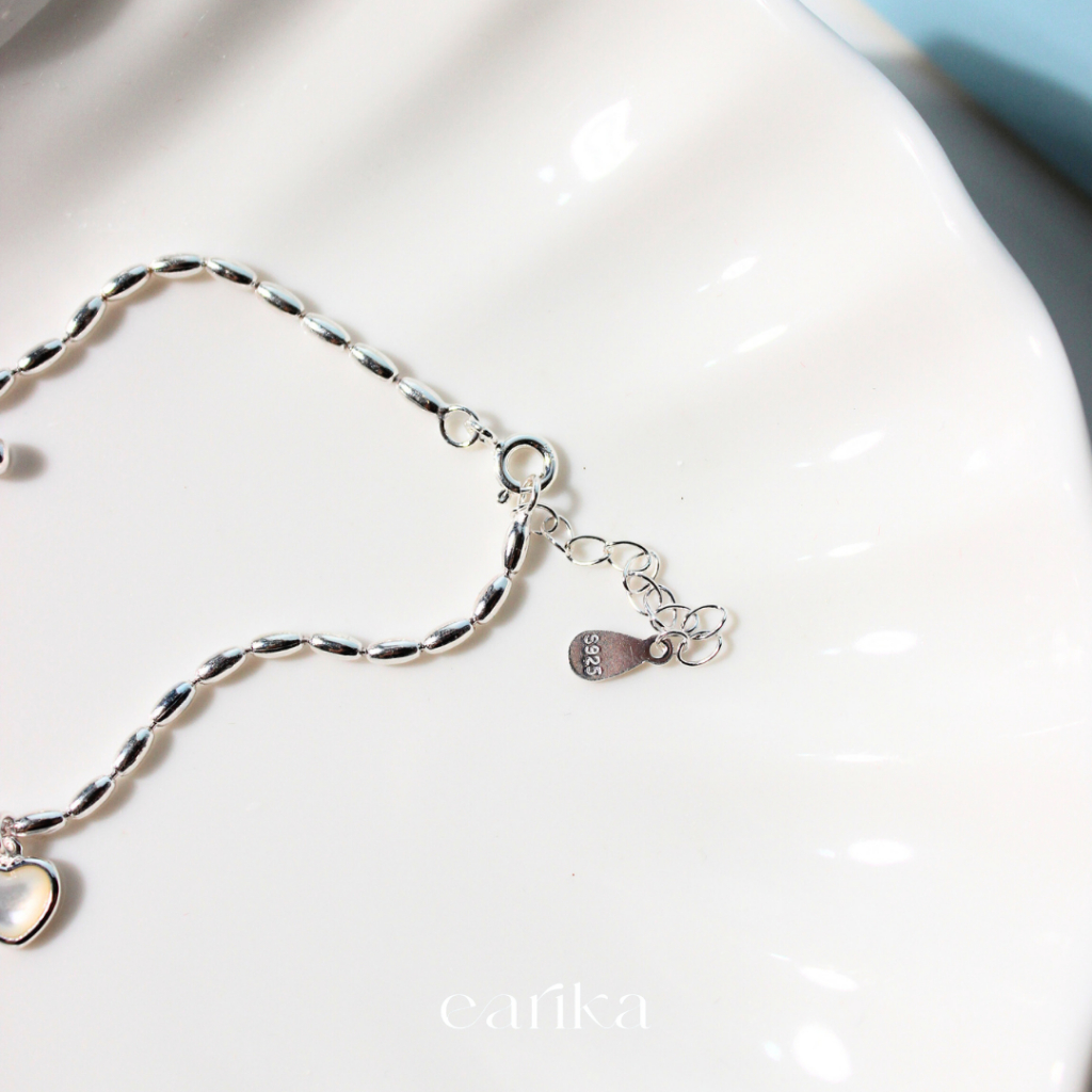 earika.earrings - seashell soul bracelet สร้อยข้อมือรูปหัวใจสีขาว เงินแท้ เหมาะสำหรับคนแพ้ง่าย