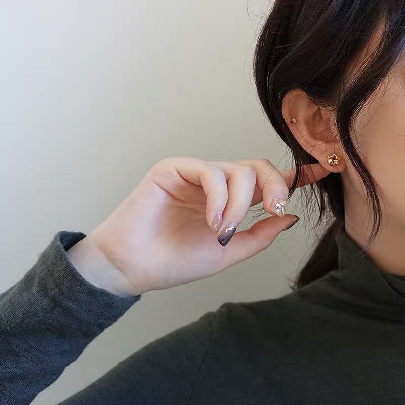 การจัดส่งที่รวดเร็ว  S925 ต่างหูเข็มเงิน, ต่างหู Knot Stud สำหรับผู้หญิง