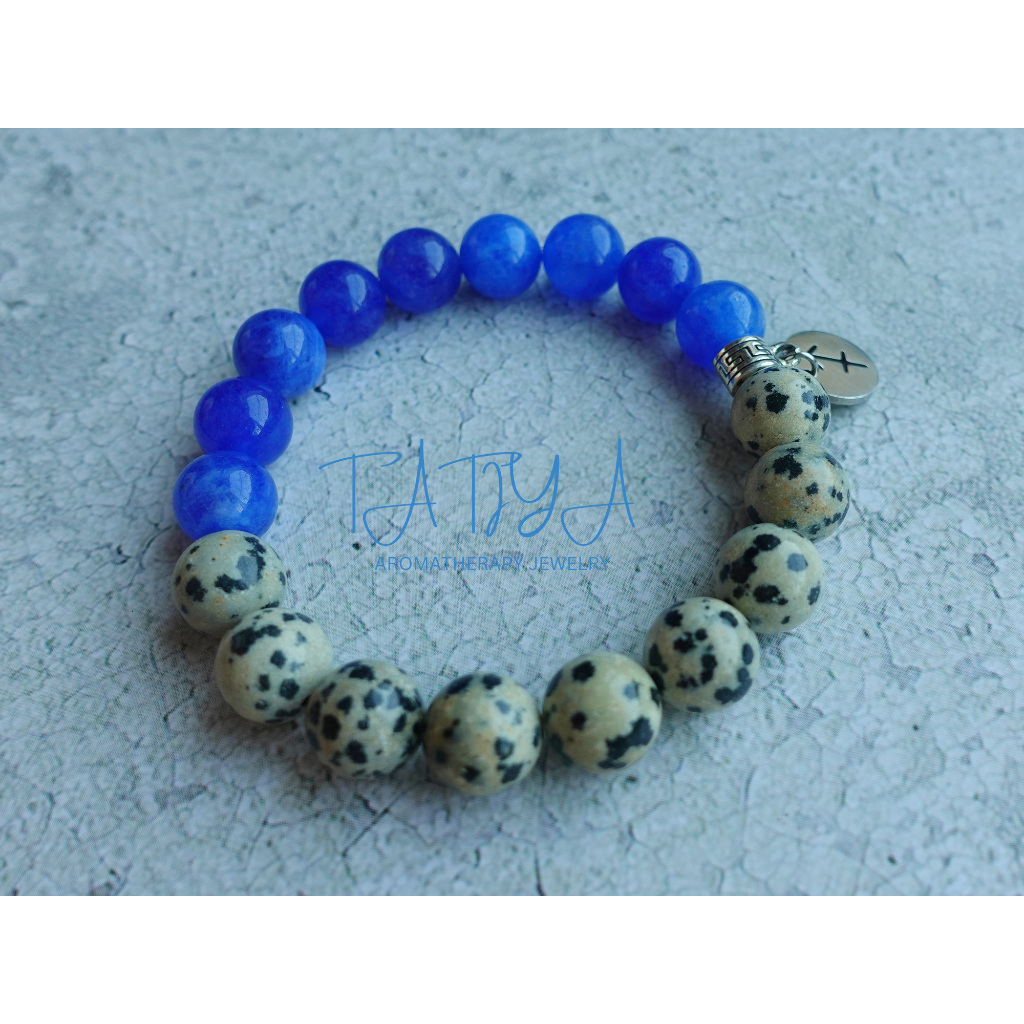 กำไลหินมงคลเสริมดวงราศีธนู ทำจากหิน Blue Topaz X Dalmatian Jasper แท้ 100% ขนาด 10 มิล สวมได้ทั้งชายและหญิง