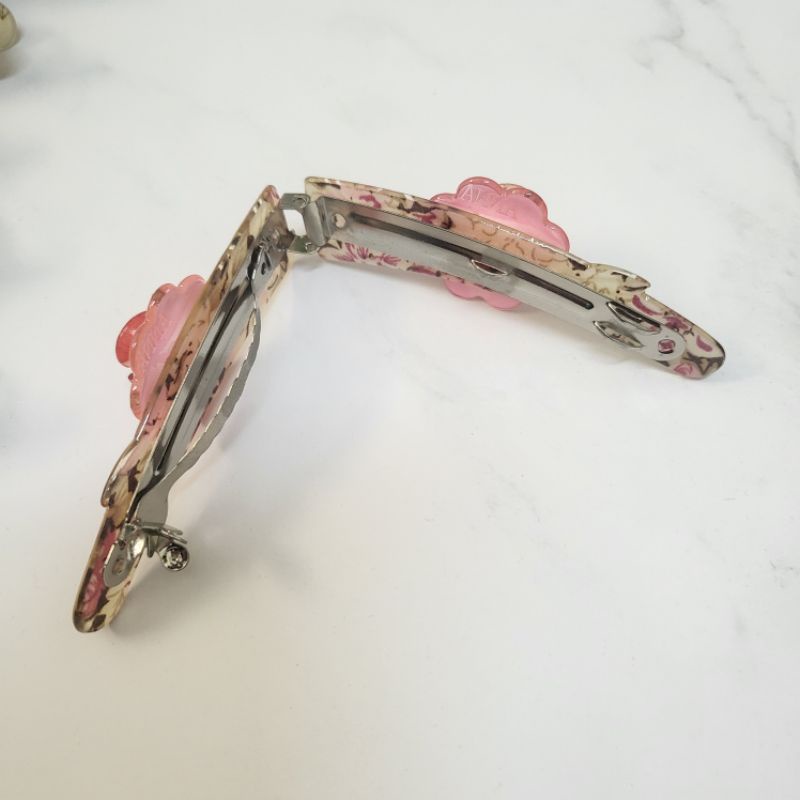 กิ้บกล้วยสปริง ลายดอกไม้ โบตั๋น   8.5 cm