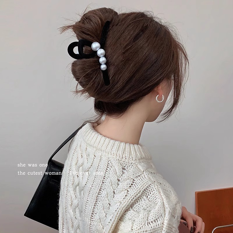 กิ๊บติดผม ผ้ากํามะหยี่ ประดับมุก ขนาดใหญ่ สไตล์เรโทร แฟชั่นสําหรับผู้หญิง
