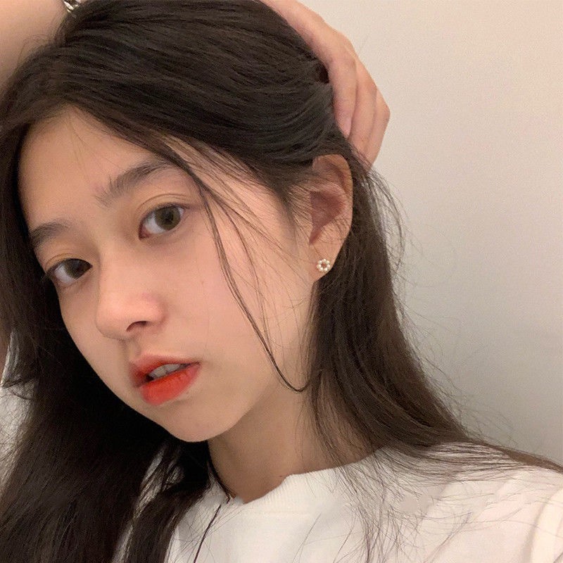ต่างหูมุกทรงกลมขนาดเล็ก