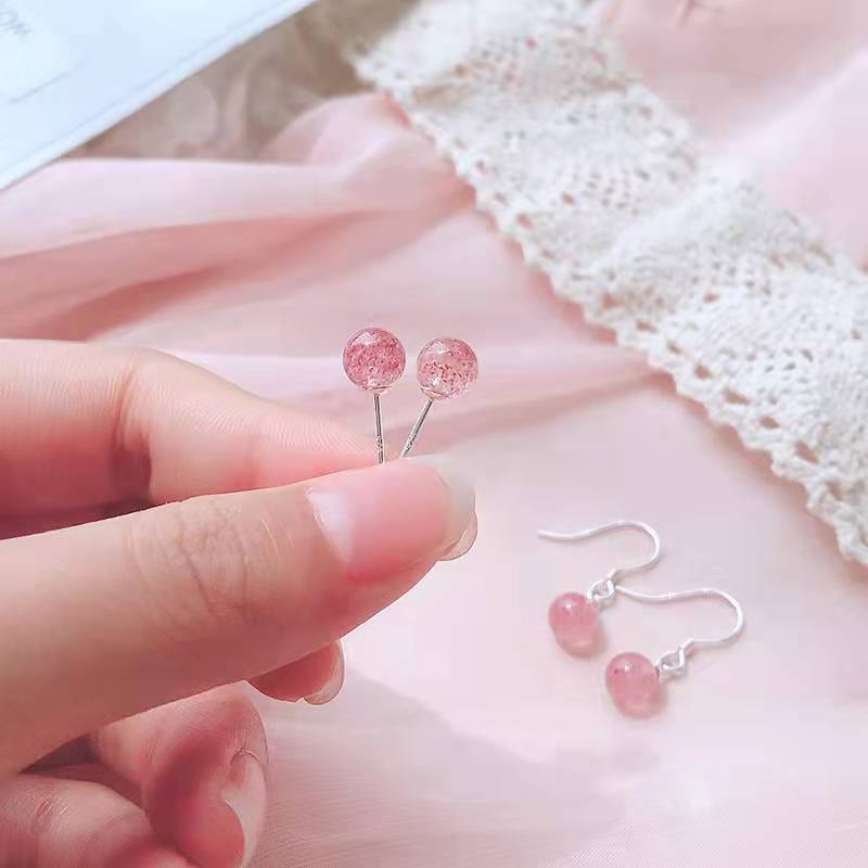 ต่างหูหินคริสตัลธรรมชาติหินสตอเบอรี่​ควอตซ์​(Strewberry Quartz) ต่างหูเงินแท้ 92.5%