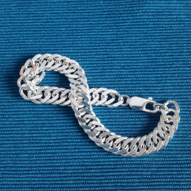 น้ำหนักเงิน 1.9 บาท (29 กรัม).สร้อยข้อมือเงินแท้.ลายอิตาลี่ (italy) เงินแท้ทั้งเส้น.ไม่ใช่งานชุบ.