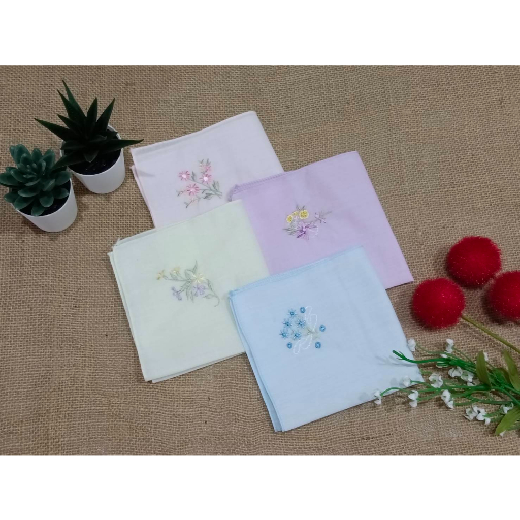 ผ้าเช็ดหน้าผืนเล็ก คละสี ปักลายดอกไม้ ผ้าเช็ดหน้าเนื้อ cotton 100%