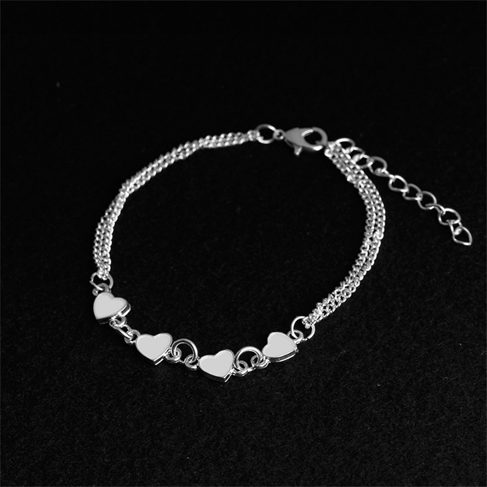 พร้อมส่ง สร้อยข้อมือ จี้รูปหัวใจเรืองแสงในที่มืด เครื่องประดับแฟชั่น สําหรับผู้หญิง 2023