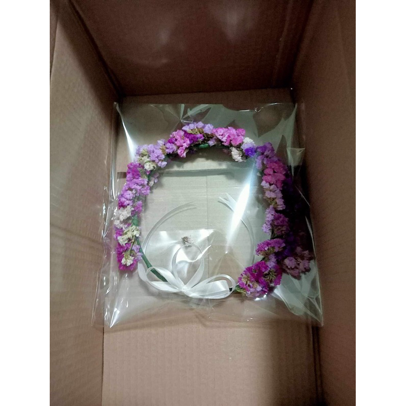 มงกุฎดอกไม้แห้ง  พร้อมส่ง ดอกสแตติส ที่ใส่หัววงกลม ปัจฉิม ของขวัญวันจบ