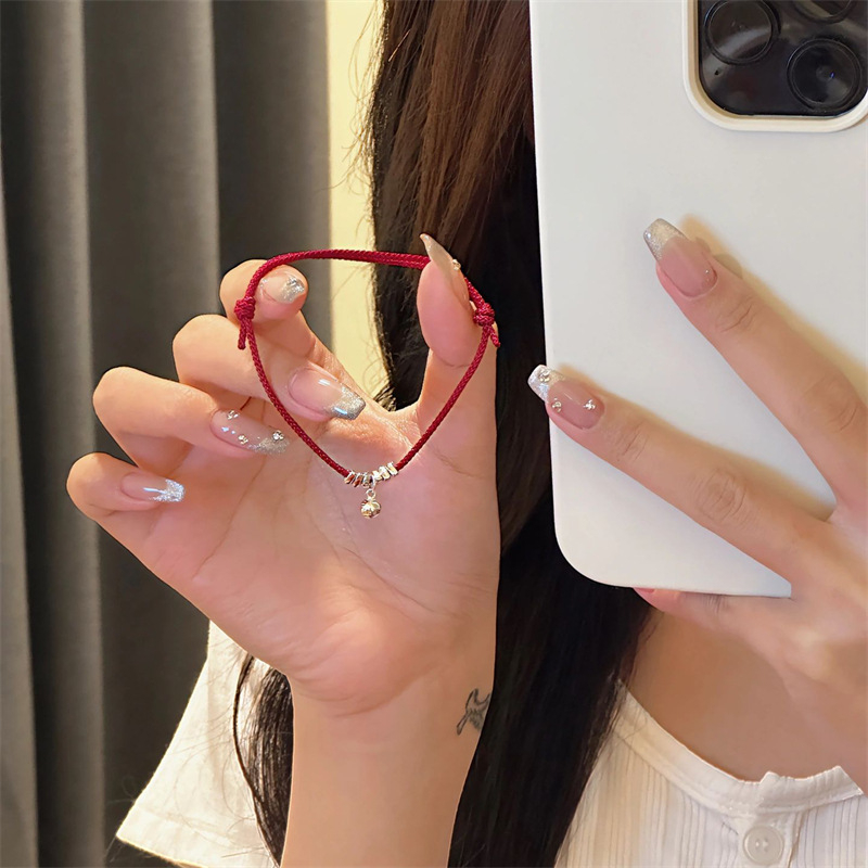 สร้อยข้อมือ เชือกกระดิ่ง สีแดง เครื่องประดับแฟชั่น สําหรับผู้หญิง