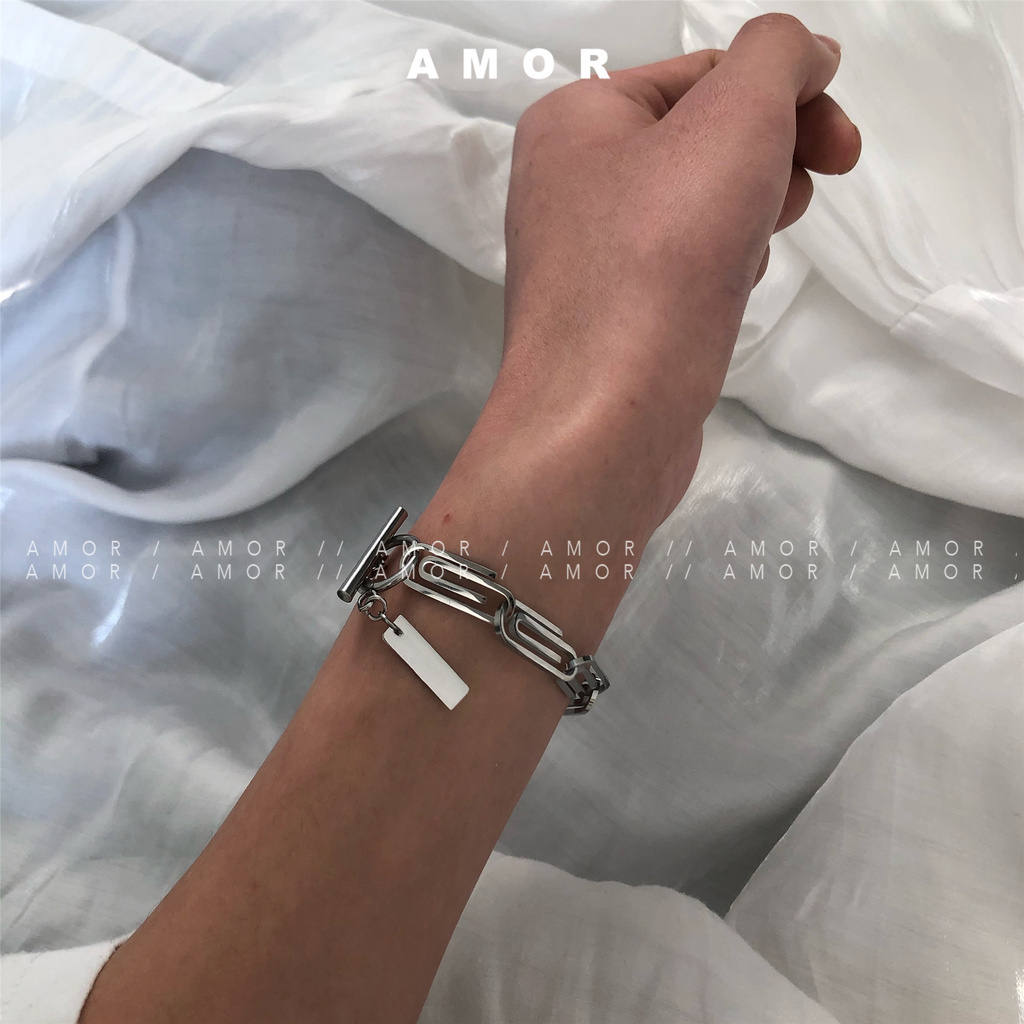 สร้อยข้อมือ เหล็กไทเทเนียม สไตล์ฮิปฮอป สําหรับผู้ชายและผู้หญิง