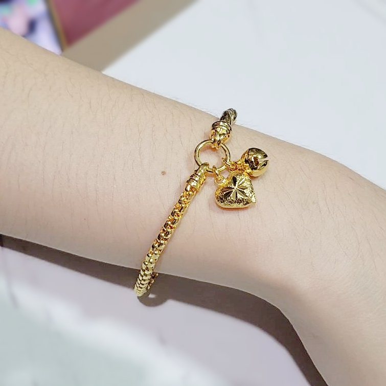สร้อยข้อมือและกำไลข้อมือ เกลียวและสร้อยครึ่งวงกลม ตุ้งติ้งหัวใจ ชุบทอง