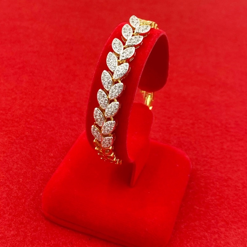 สร้อยข้อมือใบไม้เพชร น้ำหนัก2สลึง ยาว7นิ้ว สร้อยข้อมือเพชร 0359 ทองชุบ ทองปลอม