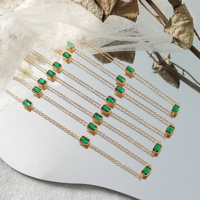 สร้อยคอ สเตนเลส ทอง 18K ประดับเพทาย ทรงสี่เหลี่ยม สีเขียว