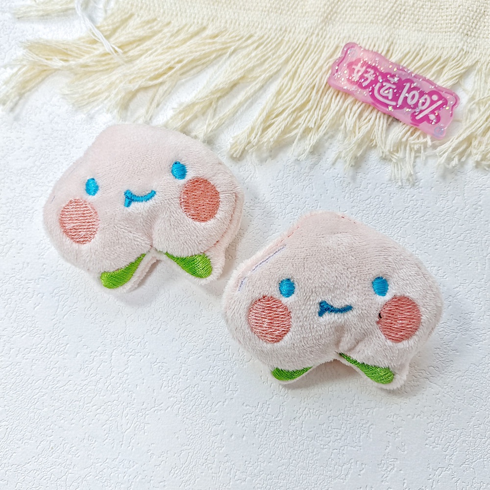เข็มกลัดตุ๊กตาการ์ตูนหมีสตรอเบอร์รี่น่ารัก สีชมพู สําหรับตกแต่งกระเป๋า