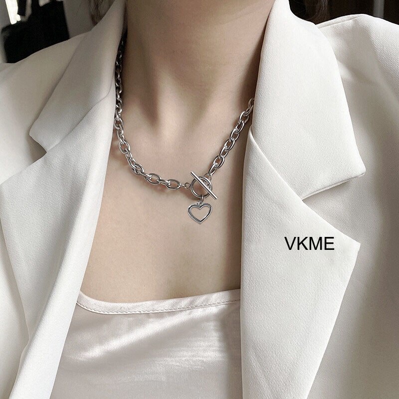เครื่องประดับ สร้อยคอโซ่ จี้คริสตัลรูปผีเสื้อ งู สีทอง สําหรับผู้หญิง